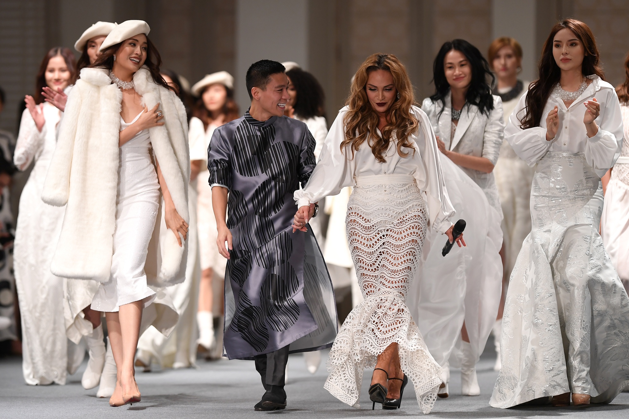 Thanh Ha va Adrian Anh Tuan anh 1