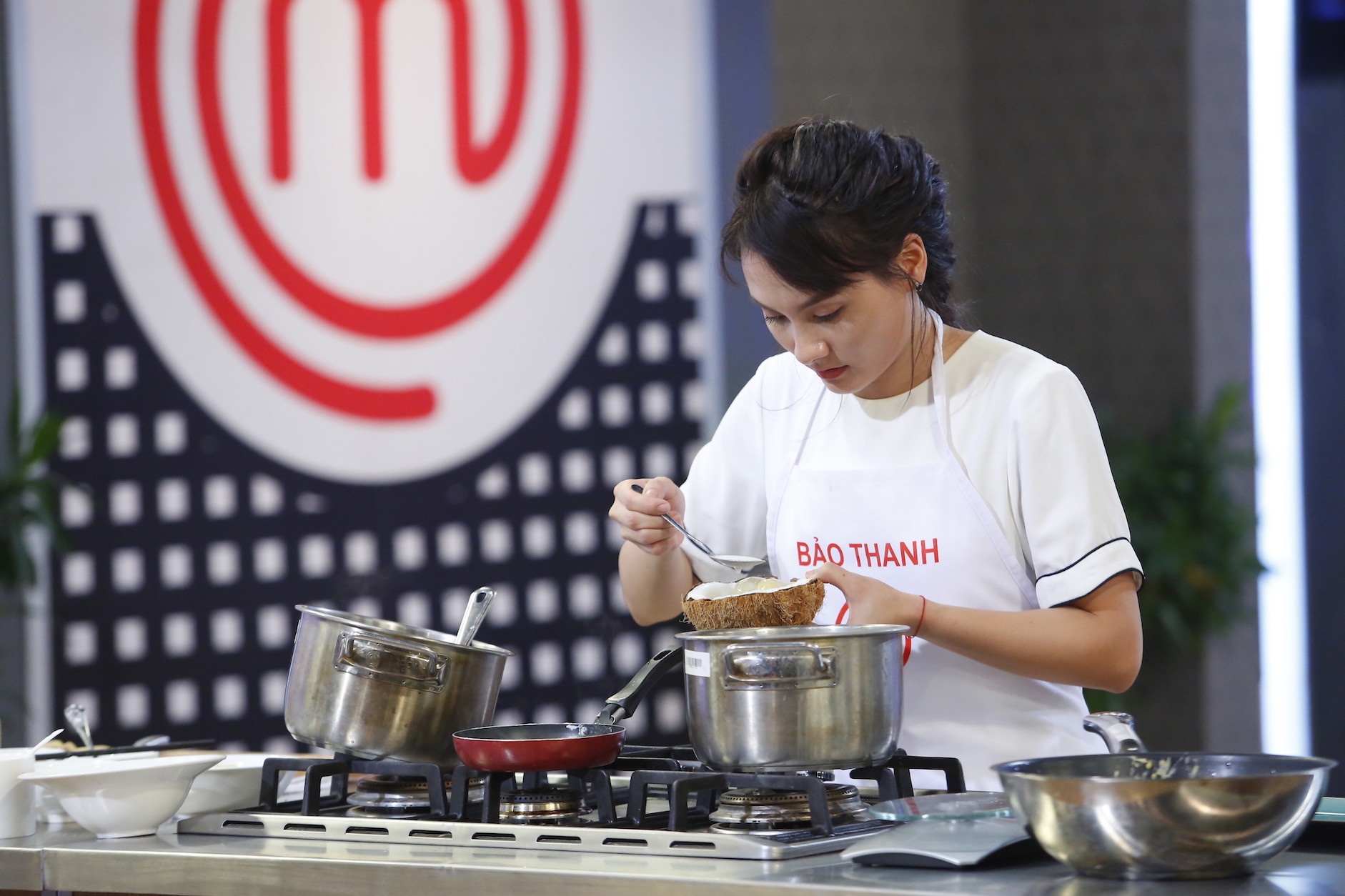 Bao Thanh bi loai som khoi 'Vua dau bep' phien ban nguoi noi tieng hinh anh