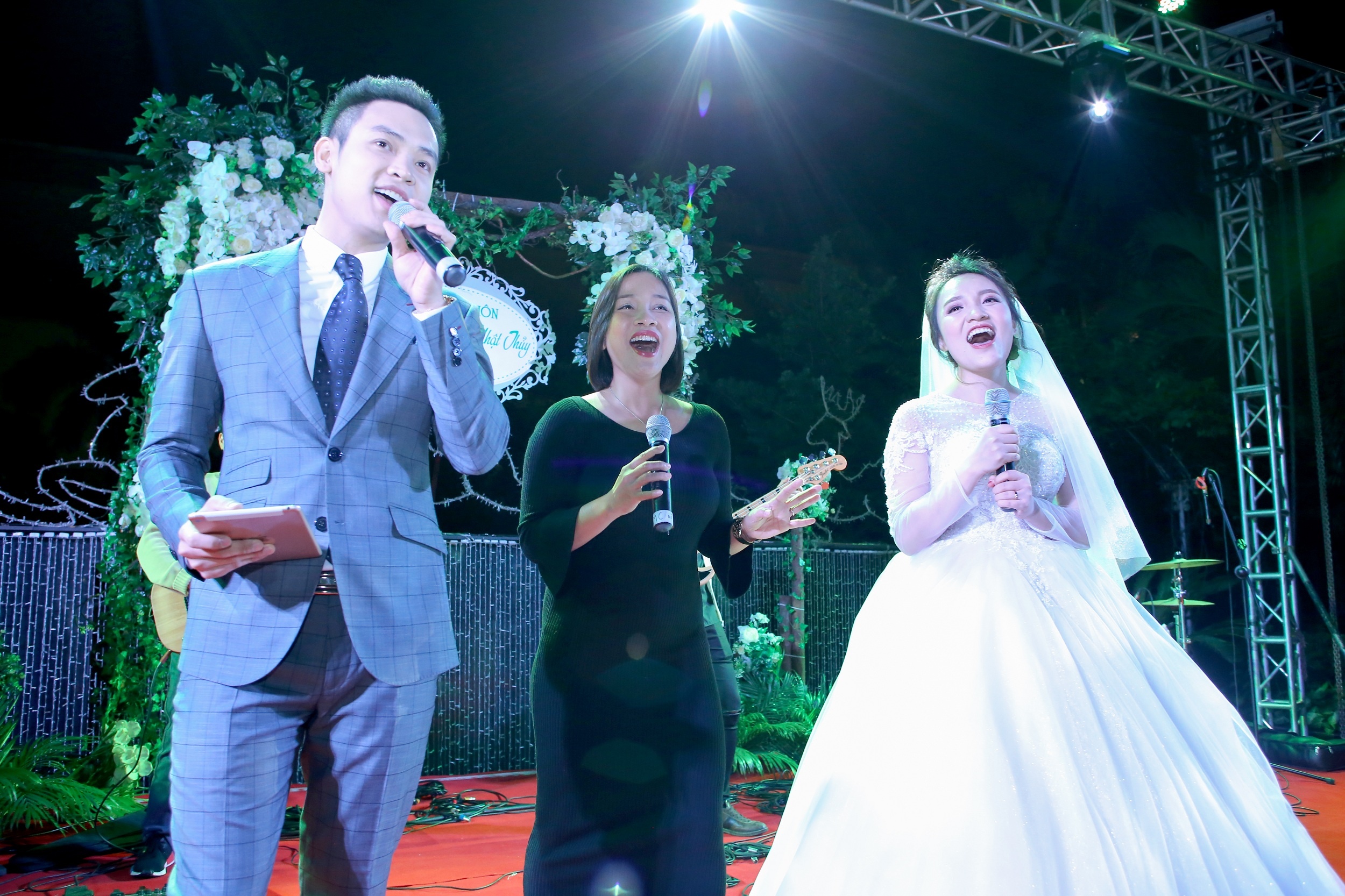 le cuoi cua Nhat Thuy anh 11