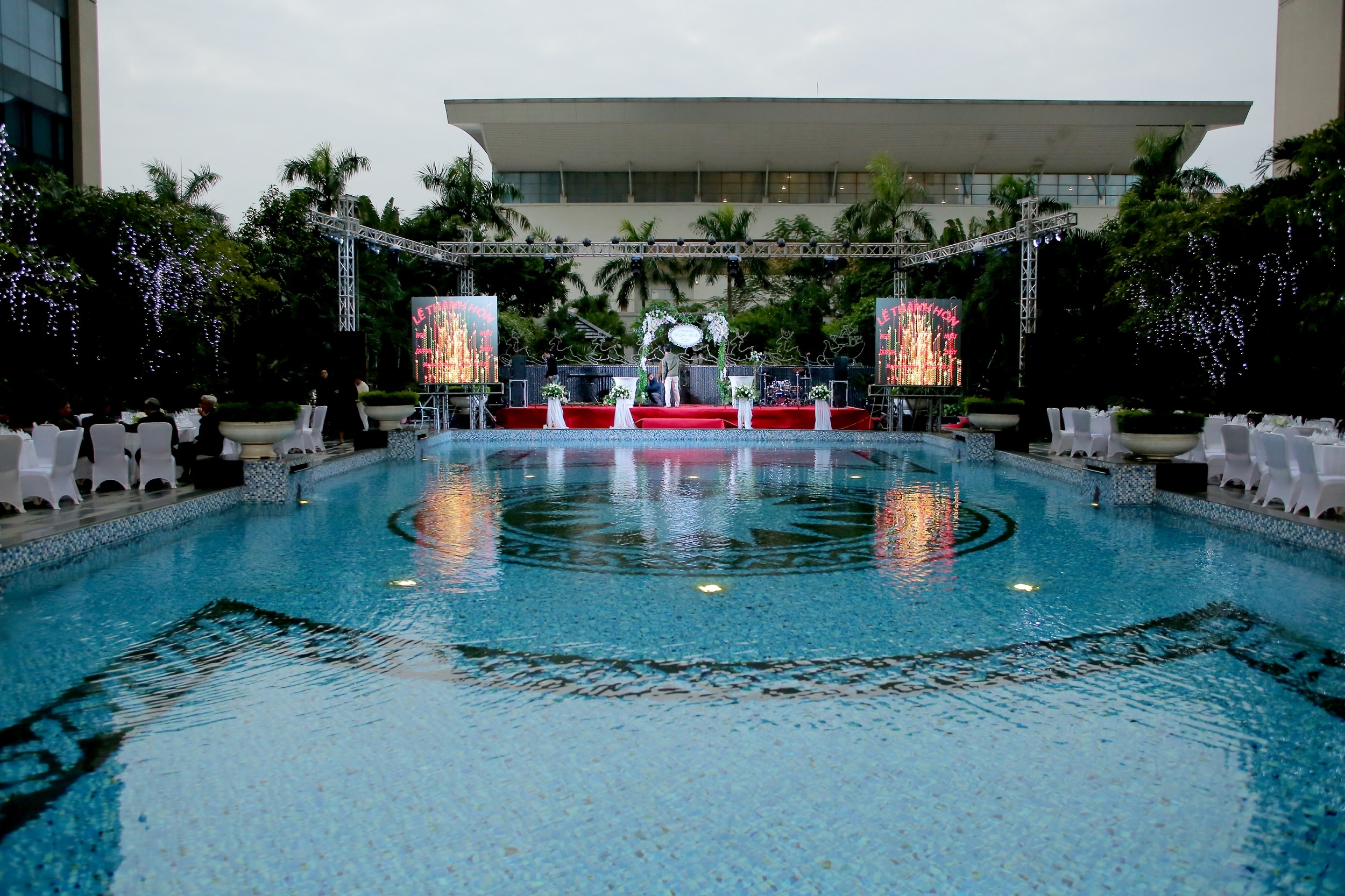 le cuoi cua Nhat Thuy anh 13