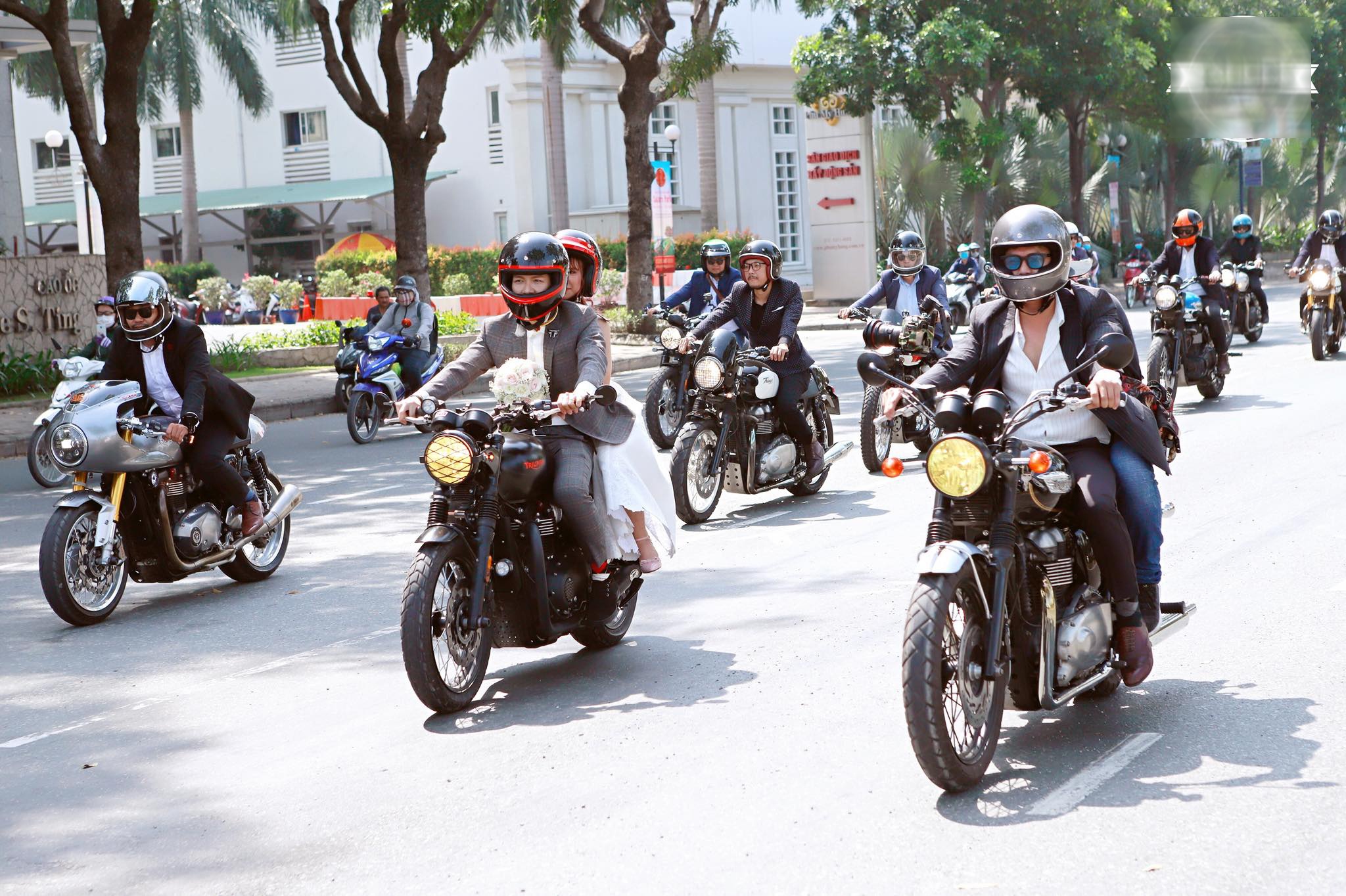 le cuoi Khoi My anh 7