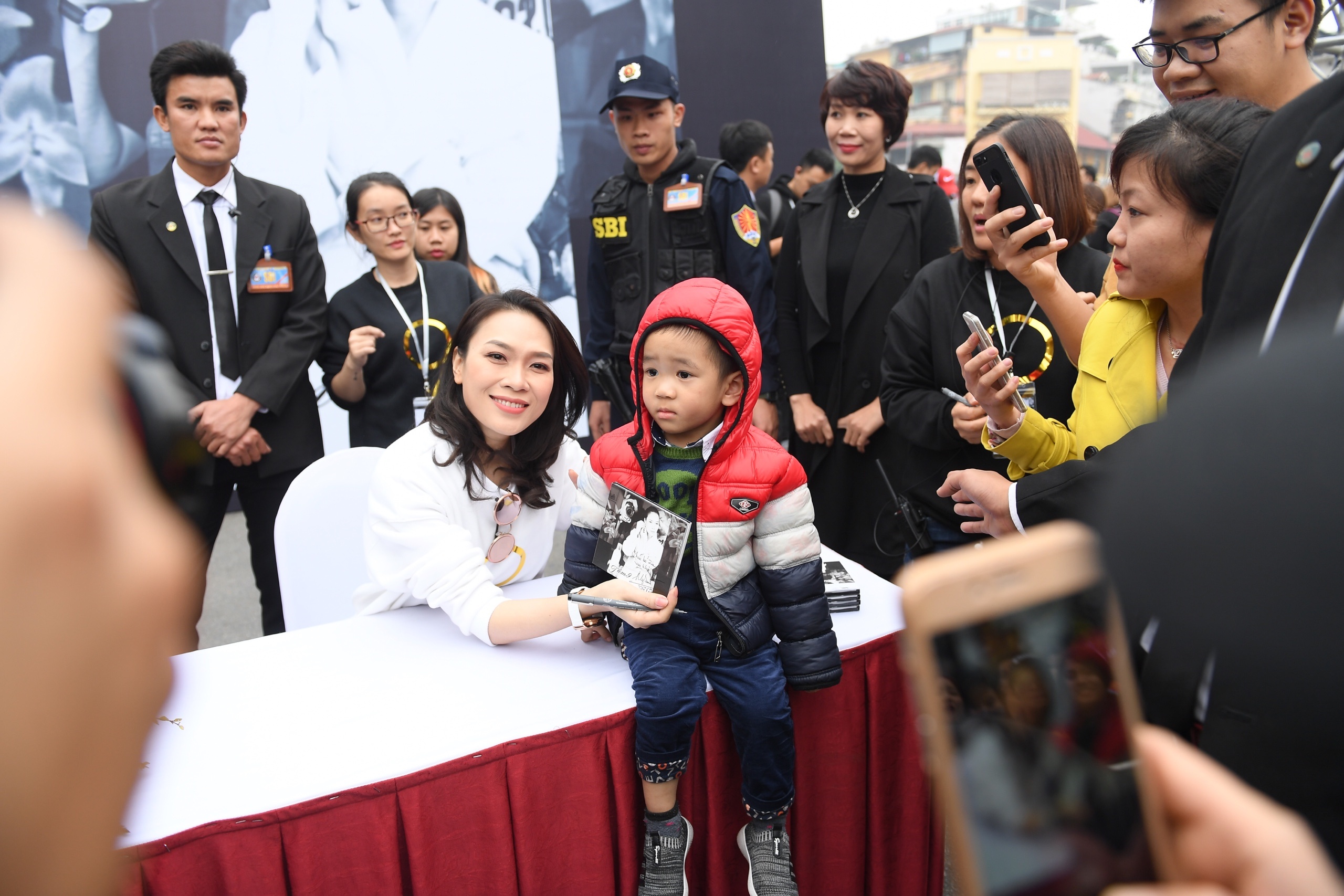 My Tam ky tang fan trong tiet troi gia lanh hinh anh