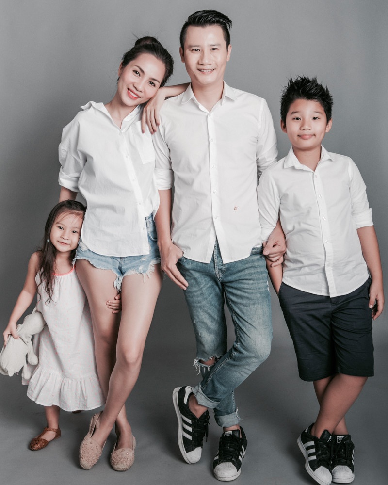 Hoang Bach va vo ky niem 11 nam ngay cuoi anh 1