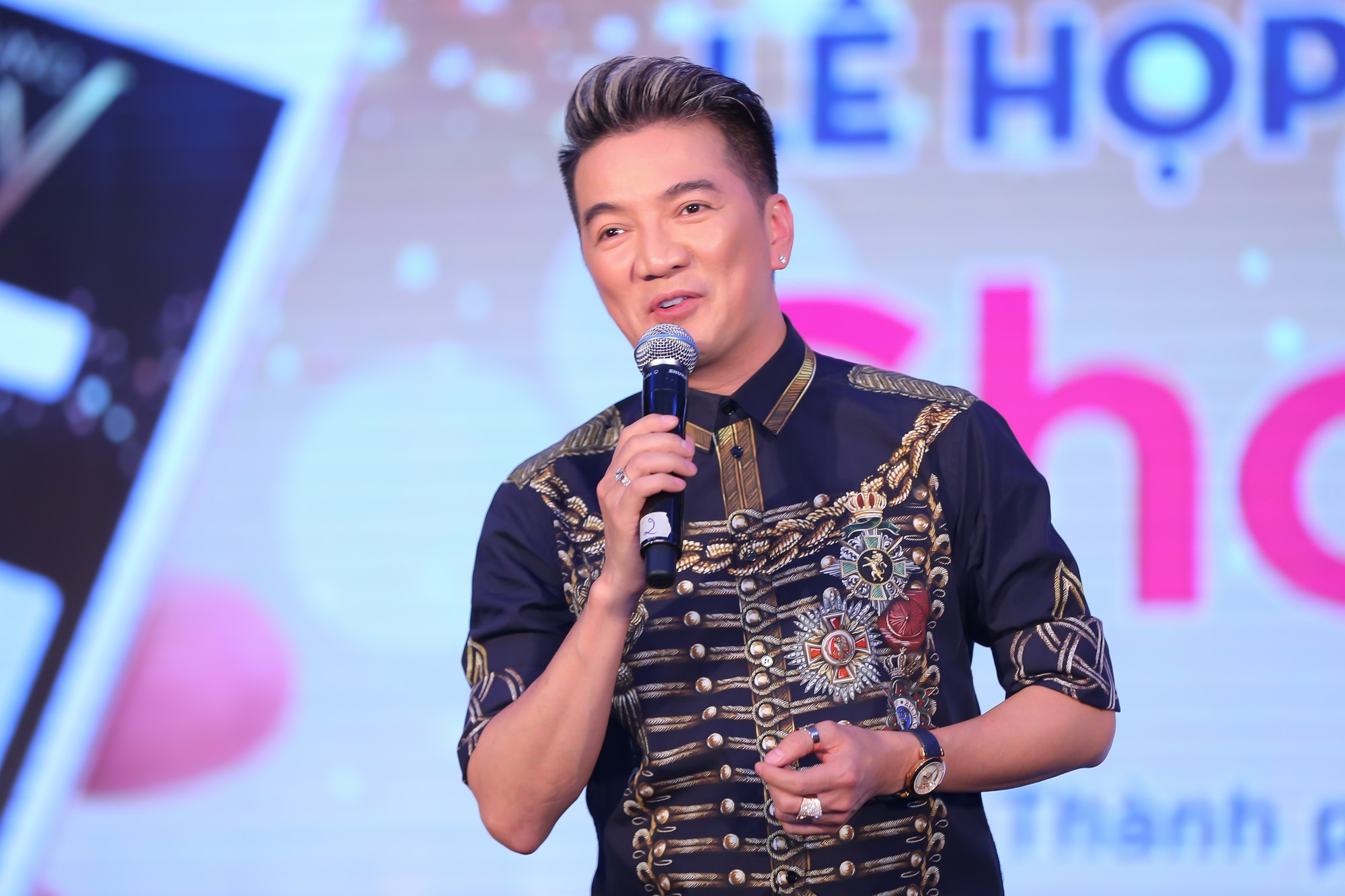 MTV EMA xin lỗi đàm vĩnh hưng ảnh 1 MTV EMA xin loi dam vinh hung anh 1