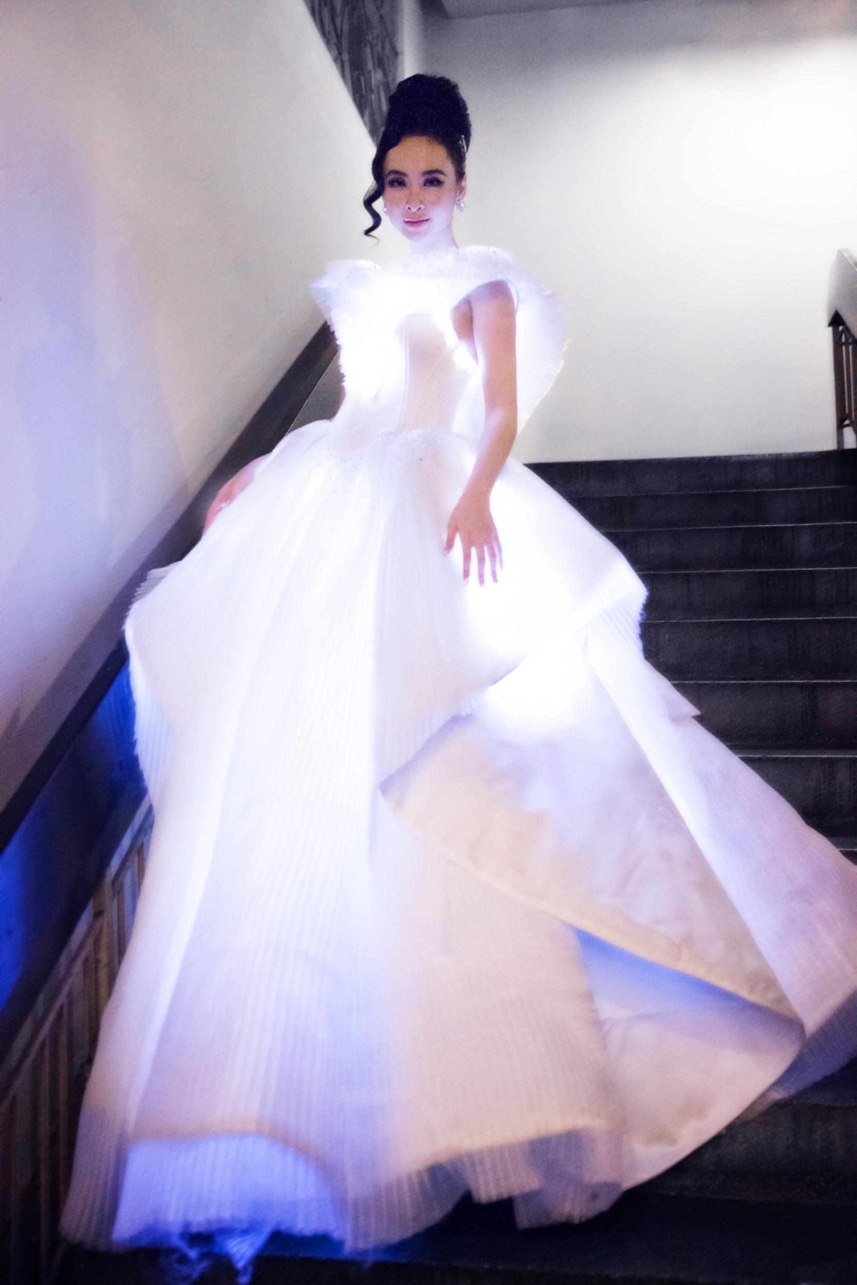 Angela Phuong trinh tren tham do MAMA anh 6