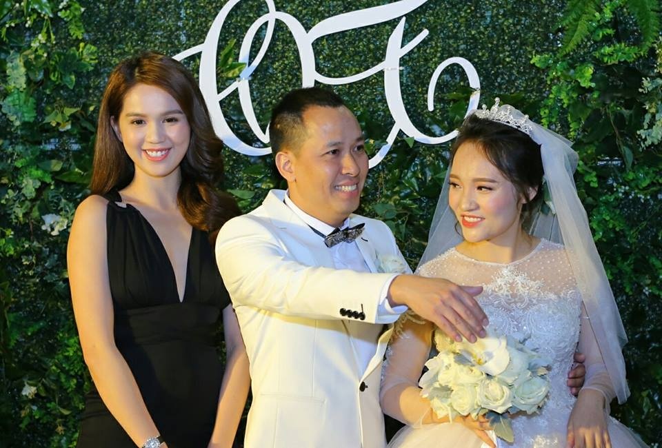 Nhat Thuy nong nan hat tang chong hon 14 tuoi trong ngay cuoi hinh anh