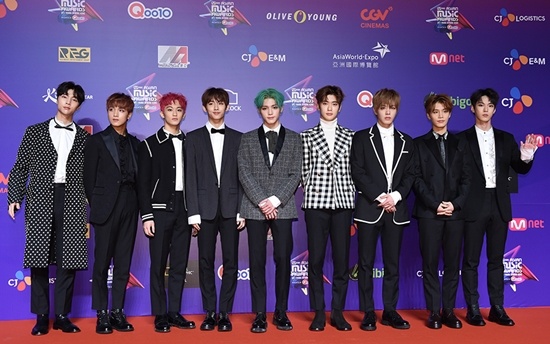 Song Joong Ki tren tham do MAMA anh 9