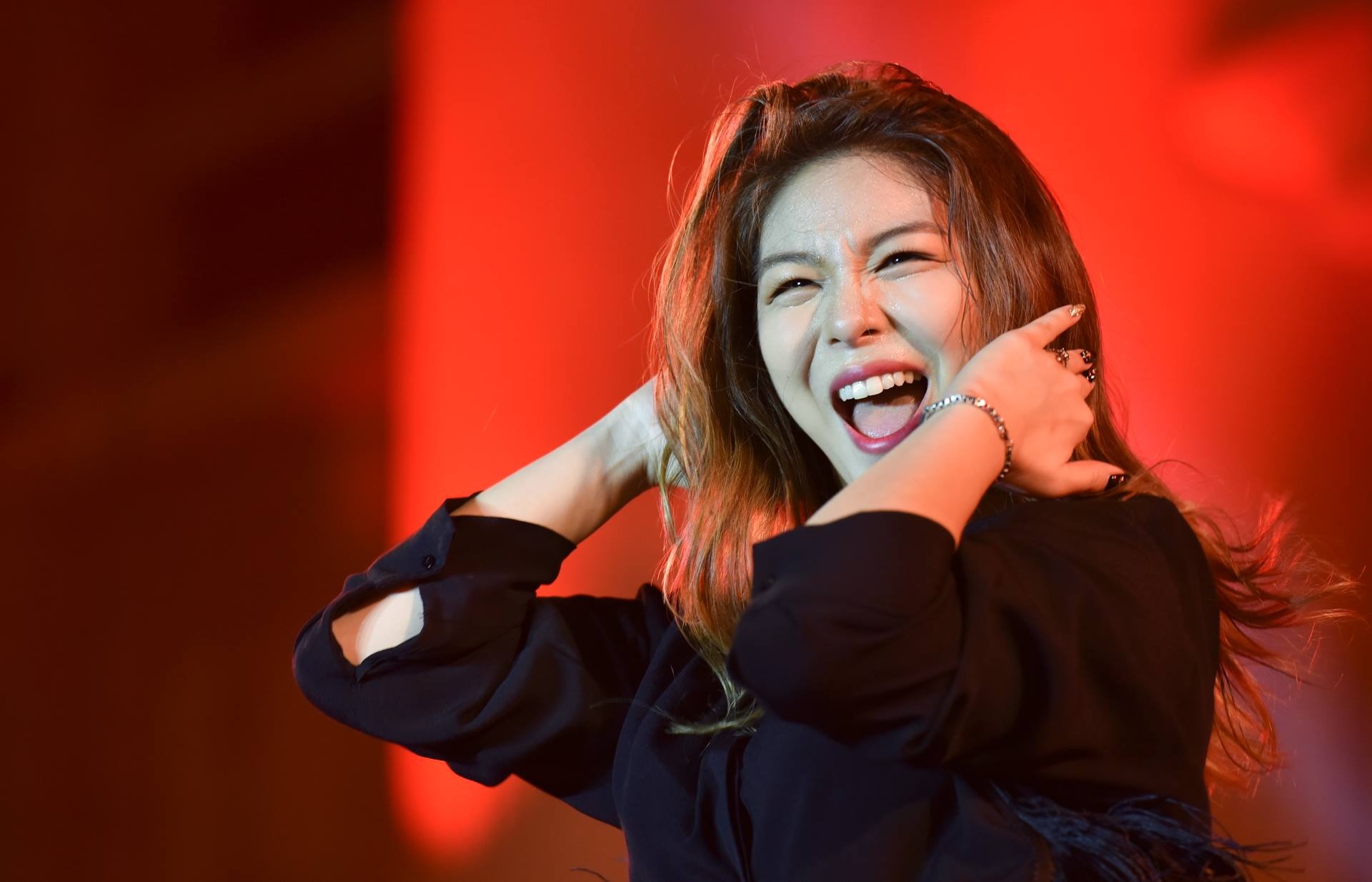Ailee the hien nhac phim vua gianh giai MAMA tren san khau Viet hinh anh