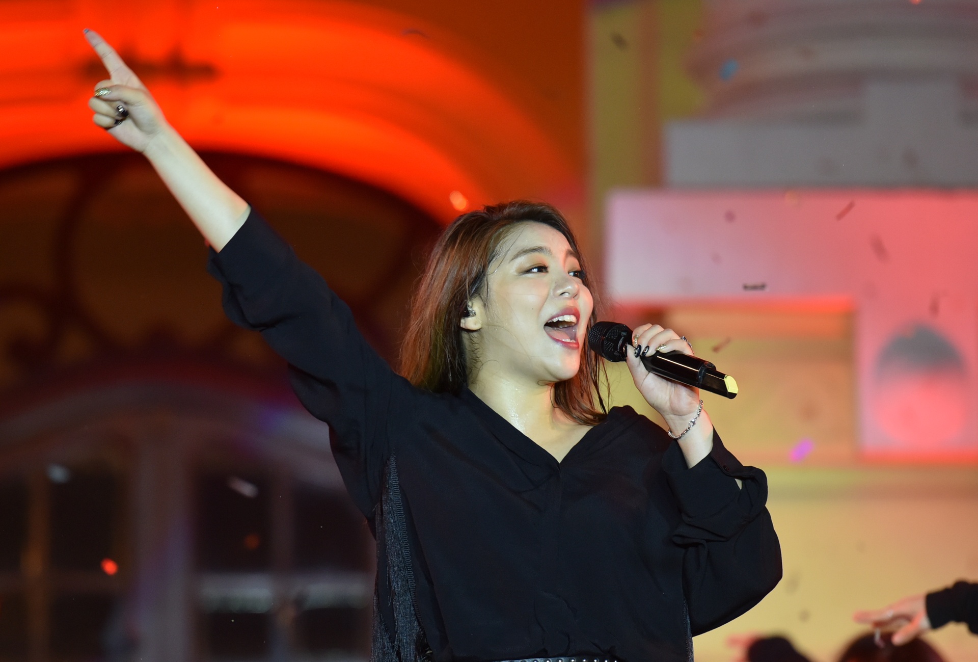 Ailee bieu dien tai Viet nam anh 2