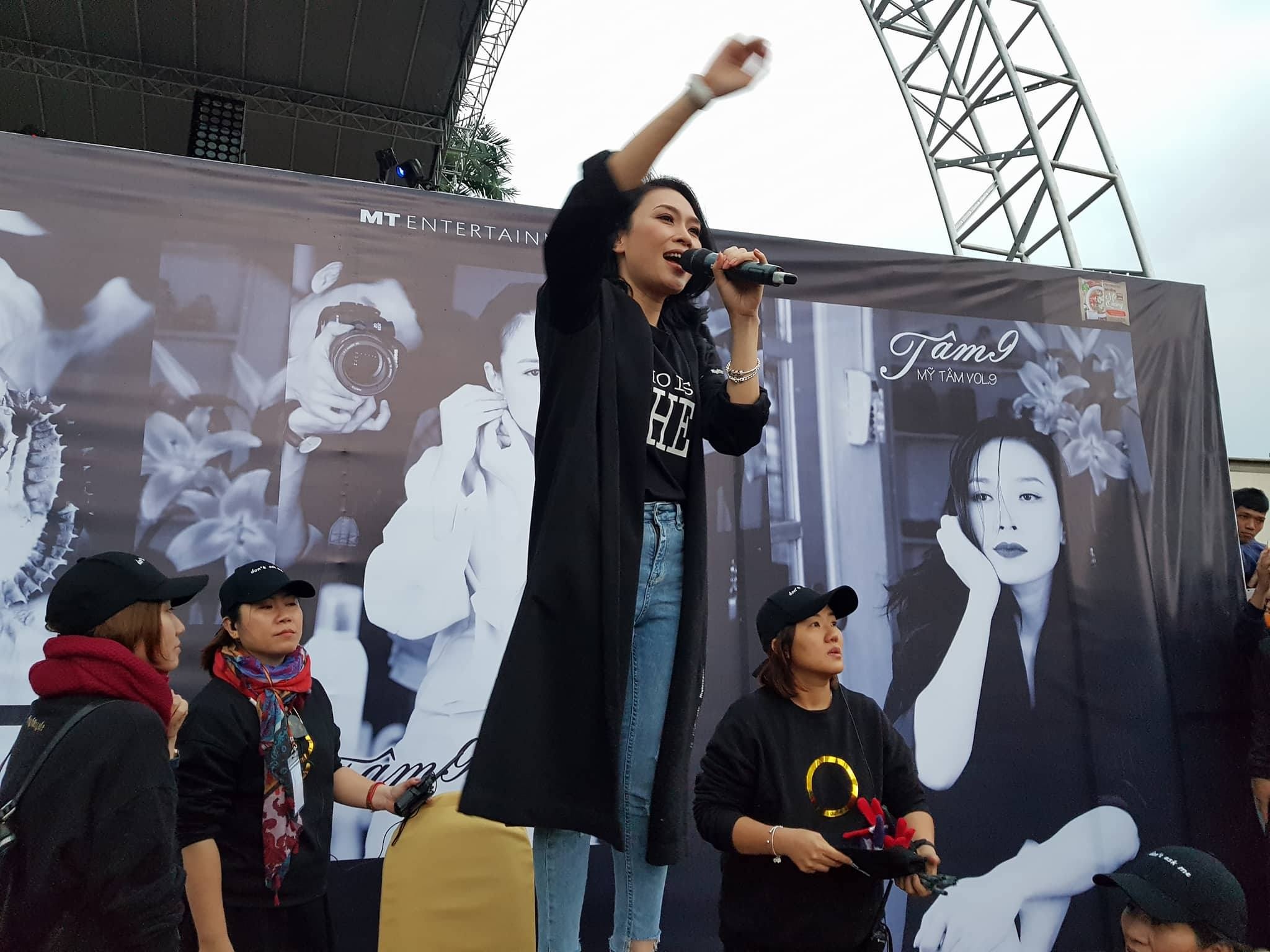 My Tam cam on khan gia Da Nang hinh anh