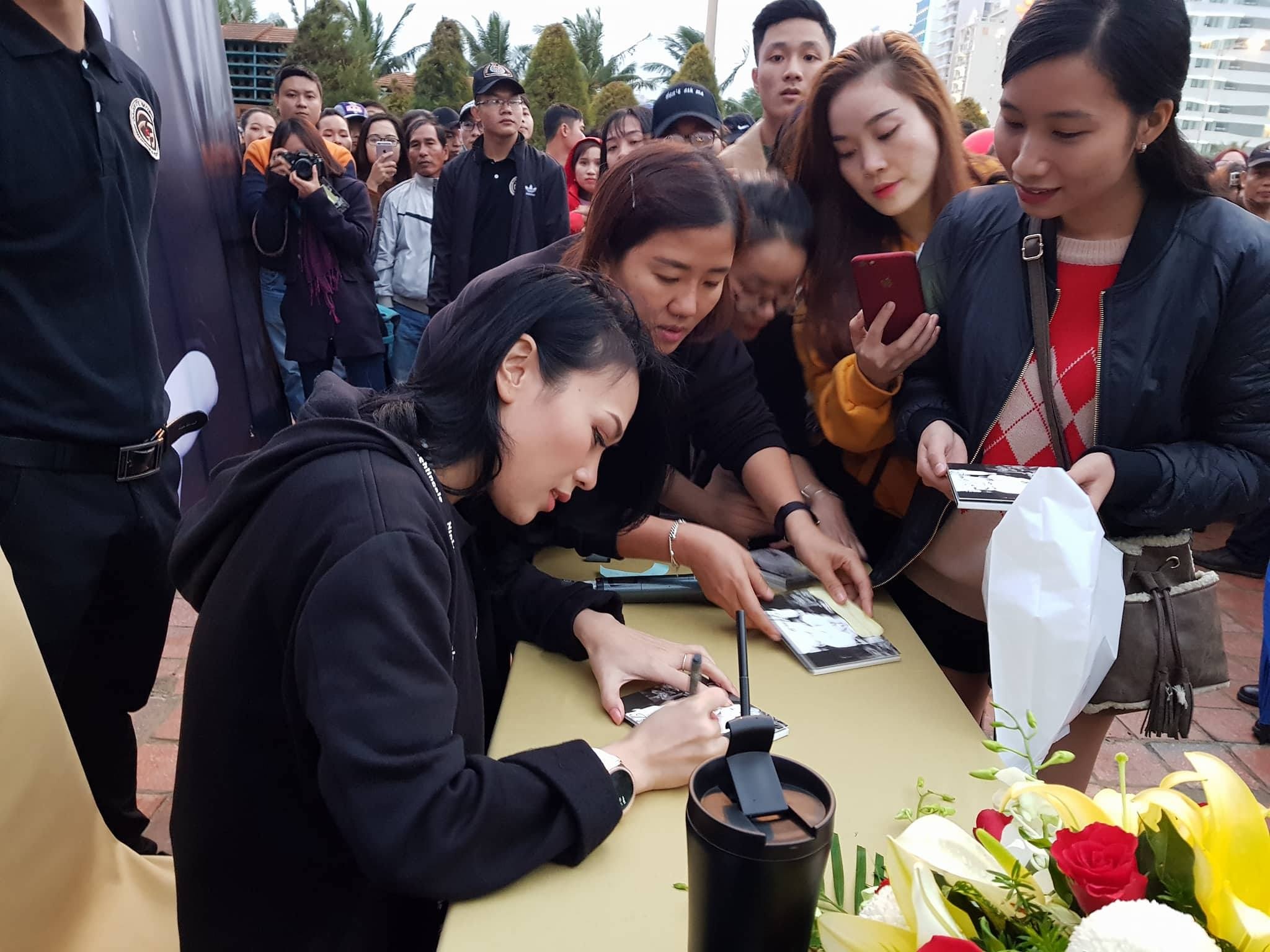 mỹ tâm ký đĩa ở Đà Nẵng ảnh 1 my tam ky dia o Da Nang anh 1