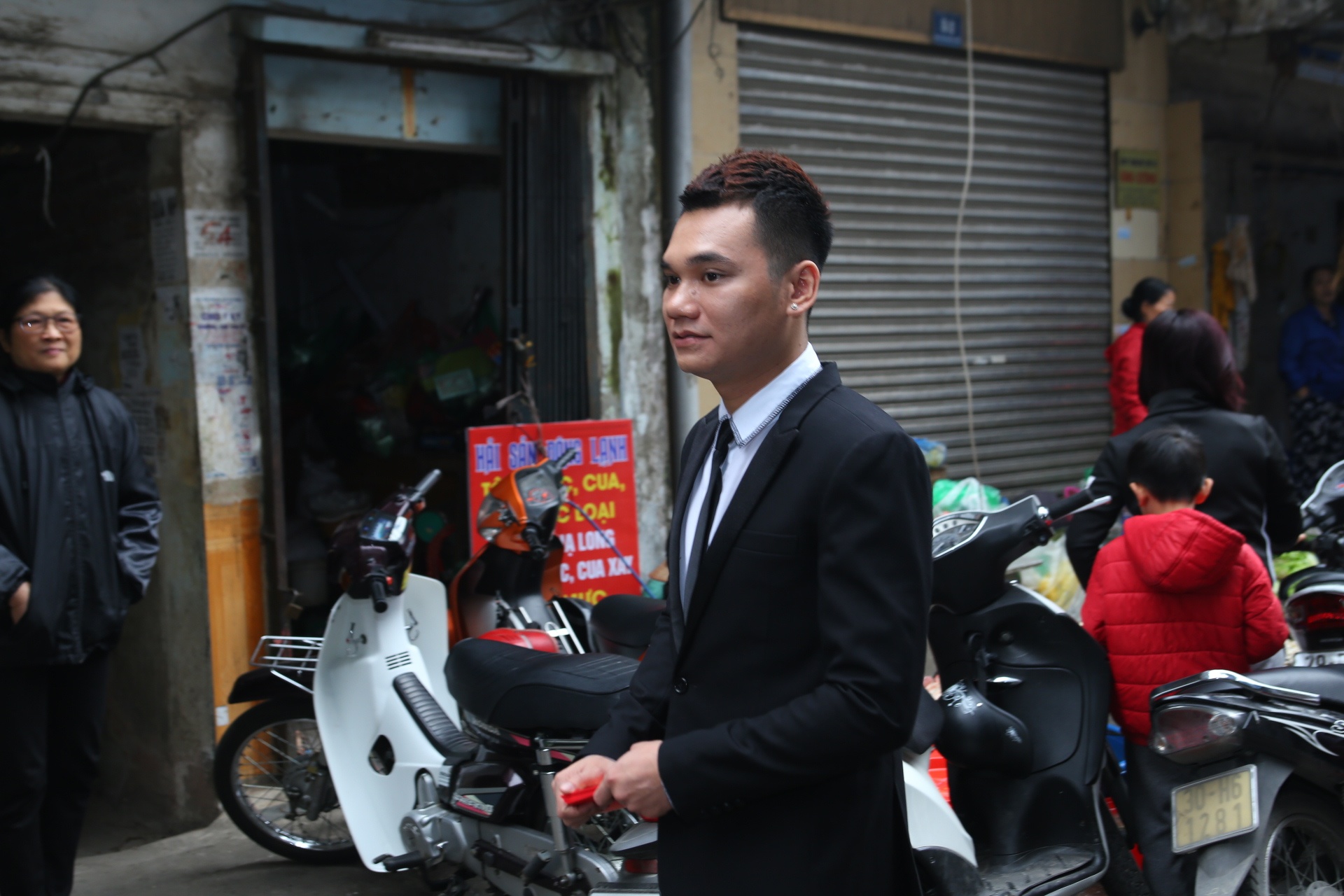 Hinh anh dam hoi khac viet anh 2