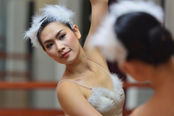 phia truoc la bau troi anh 5