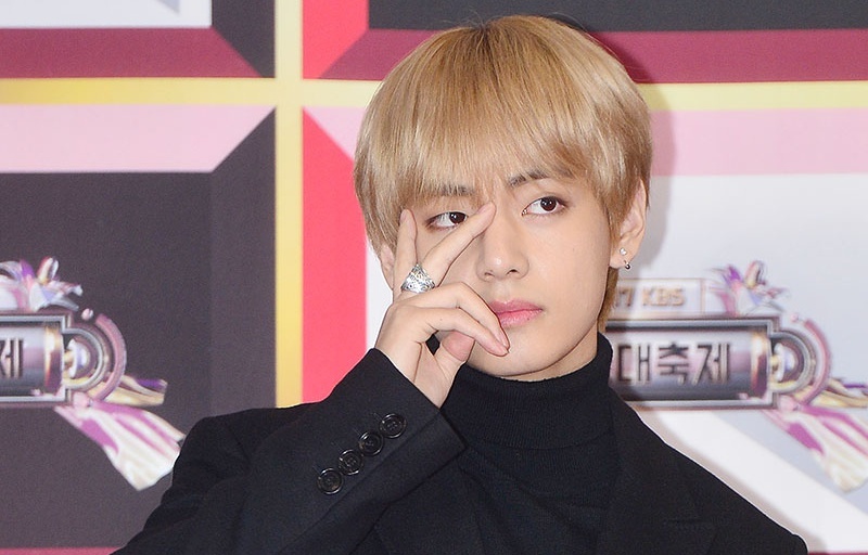 Ca si duoc binh chon dep trai nhat the gioi noi bat tren tham do hinh anh