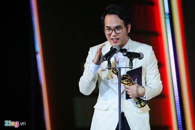 Khắc Hưng cổ vũ U23 ảnh 1 Khac Hung co vu U23 anh 1