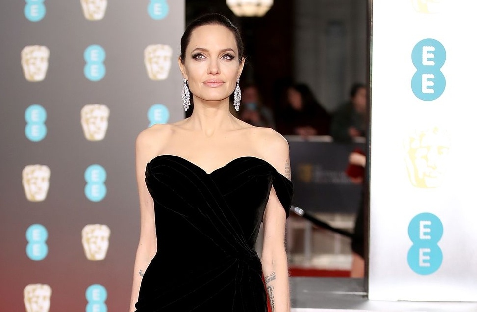 Angelina Jolie, Jennifer Lawrence va cac sao nu mac dep nhat BAFTA hinh anh