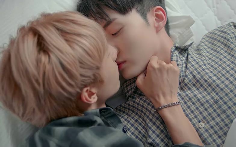 Than tuong dau tien cong khai dong tinh: Kpop dan 'mo cua' voi LGBT? hinh anh