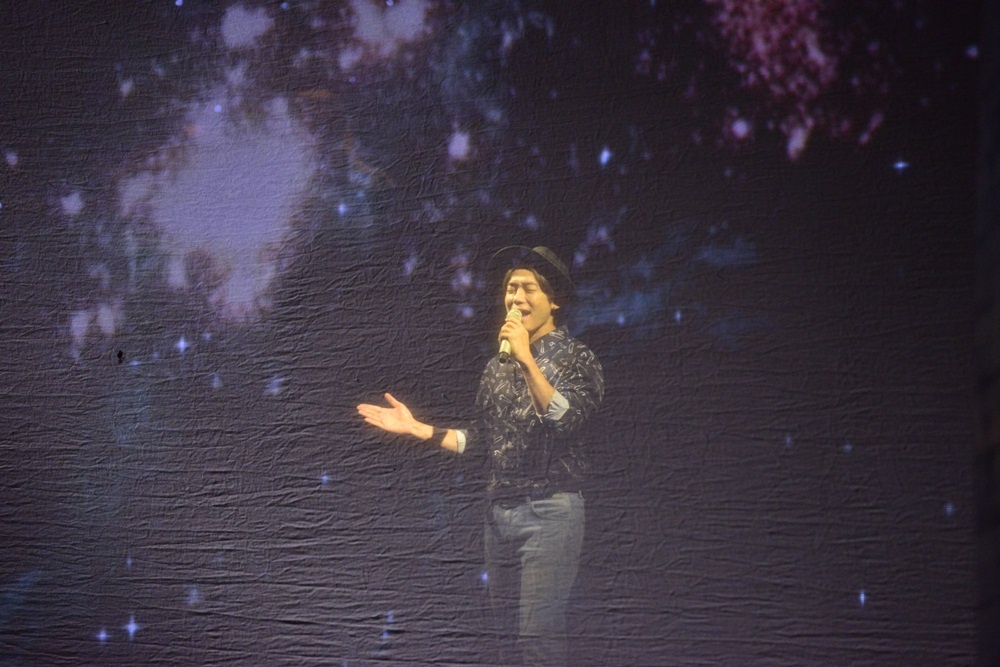 Thi sinh Han Quoc the hien ca khuc 'Troi' bang hai thu tieng hinh anh