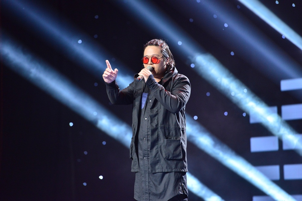 HLV Sing My Song bat khoc khi nghe ca khuc ve nan xam hai tre em hinh anh