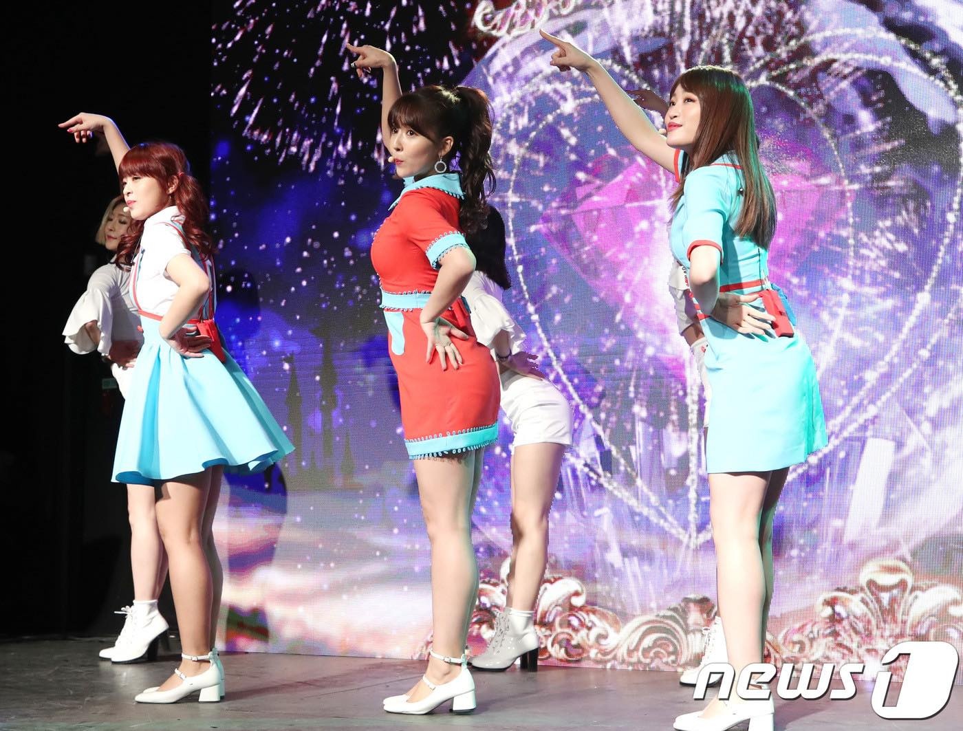 nhom nhac tung dong phim nong anh 2