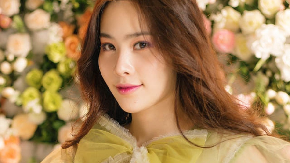 Blogger noi tieng nhan xet MV cua Nam Em: 'Qua te' hinh anh
