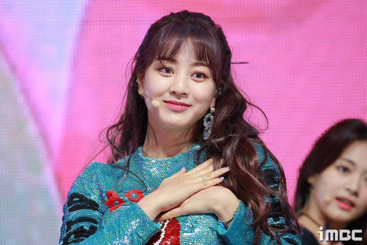 Twice phat hanh MV What Is love anh 5