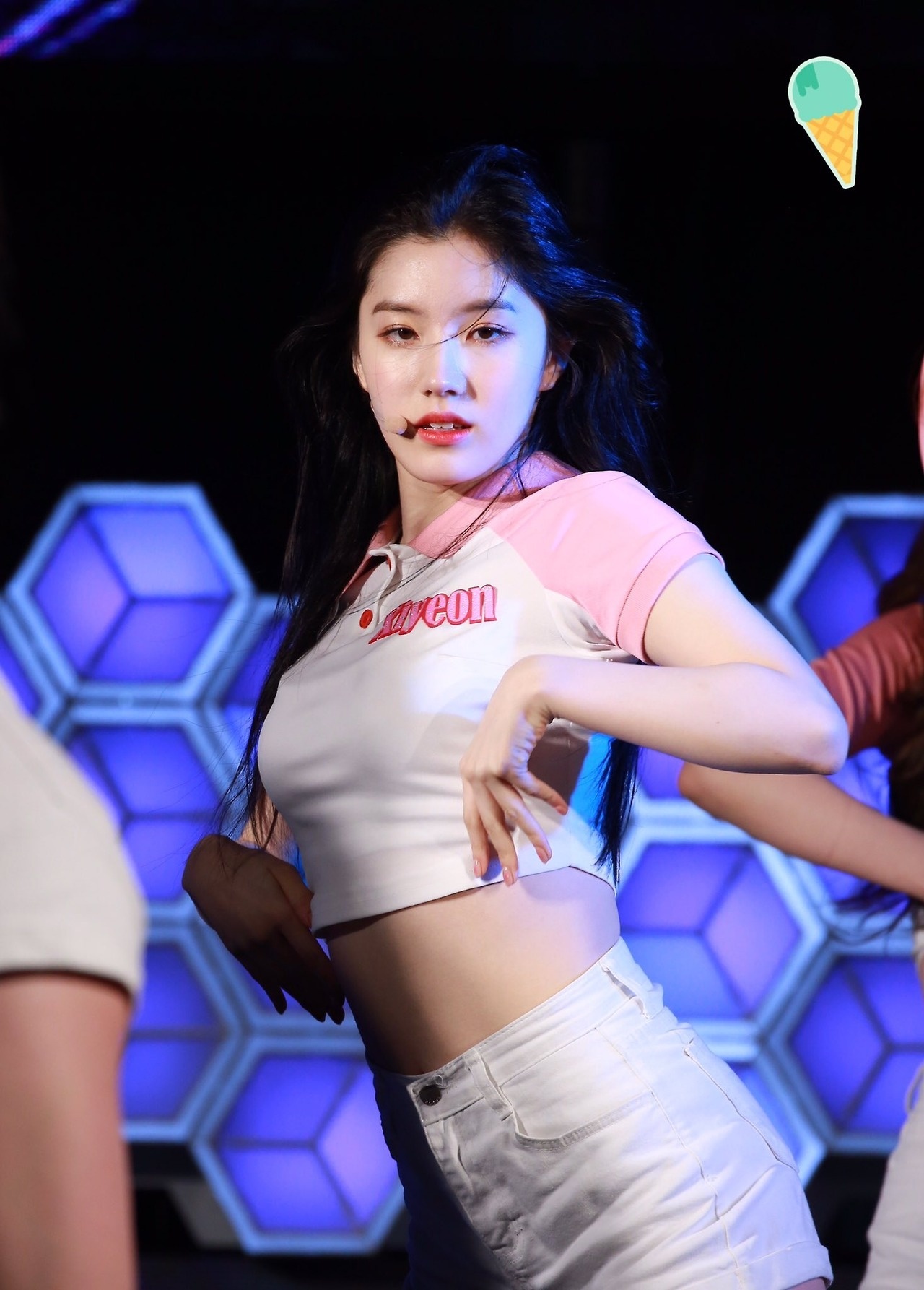 than tuong sinh nam 2000 anh 7