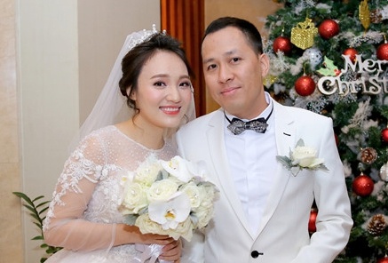 Nhat Thuy va chong hon 14 tuoi co con dau long sau 5 thang ket hon hinh anh