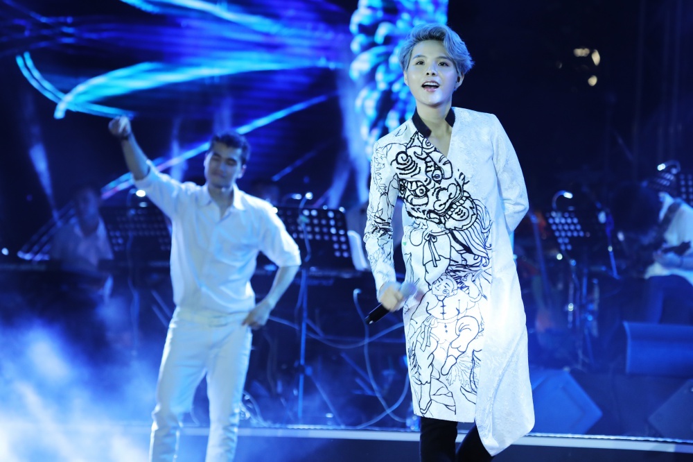 Dem nhac pho di bo anh 4