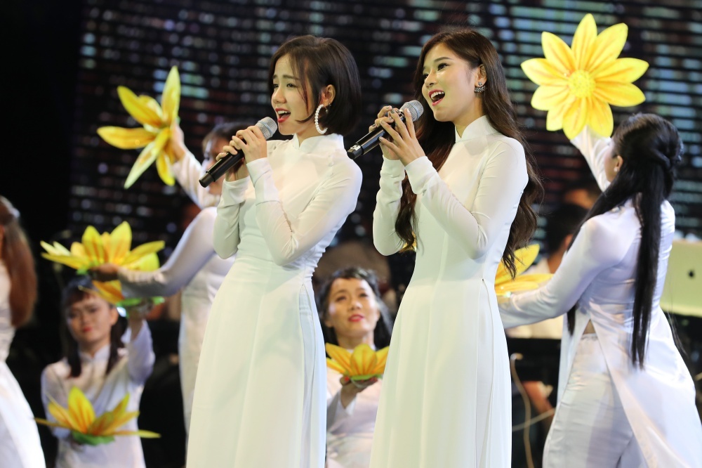 Dem nhac pho di bo anh 5