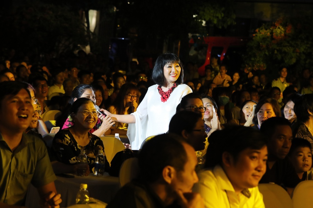 Dem nhac pho di bo anh 6