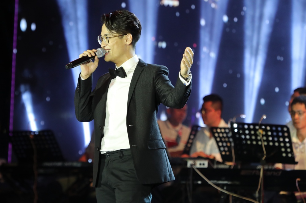 Dem nhac pho di bo anh 9