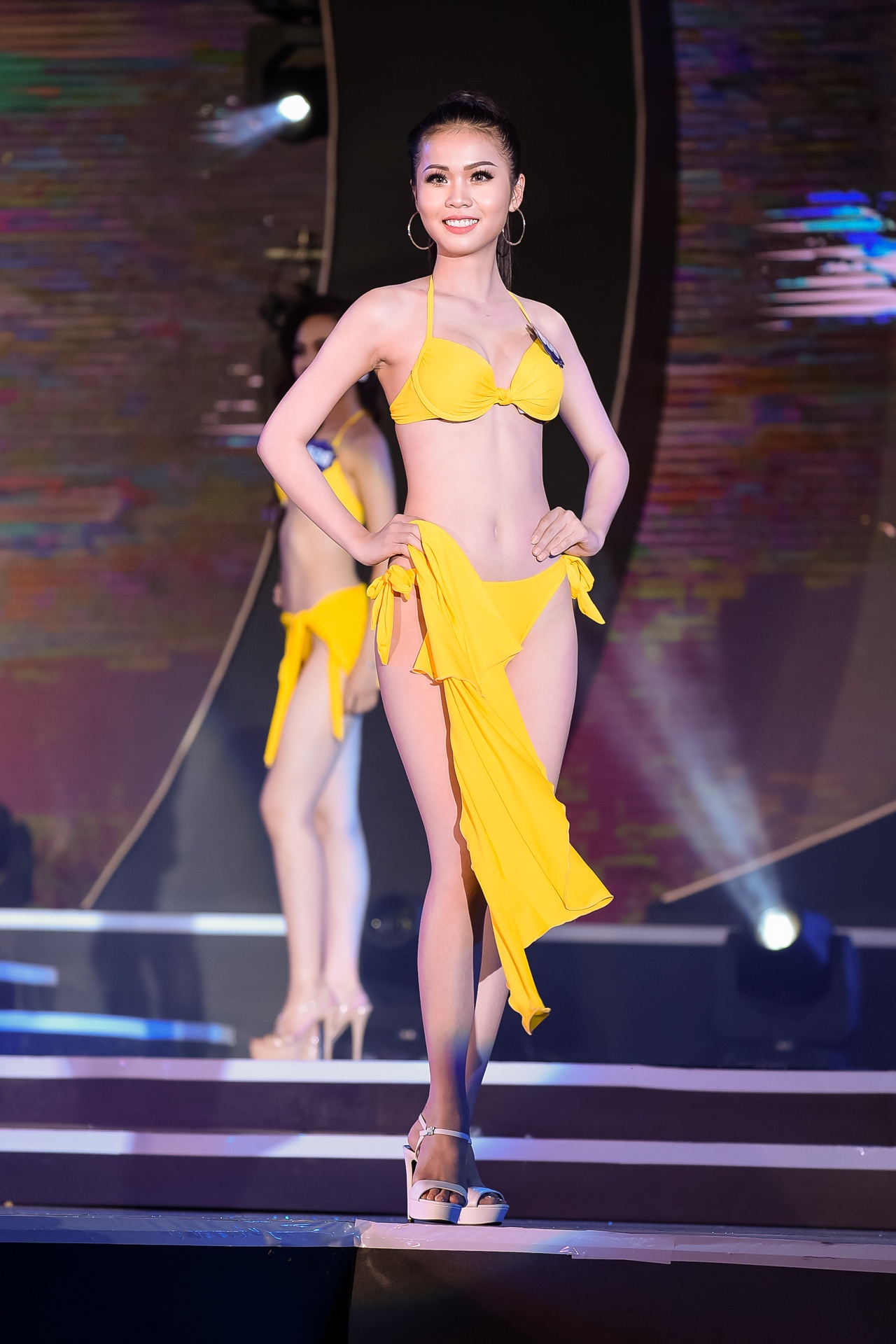 nhan sac hoa hau bien anh 5