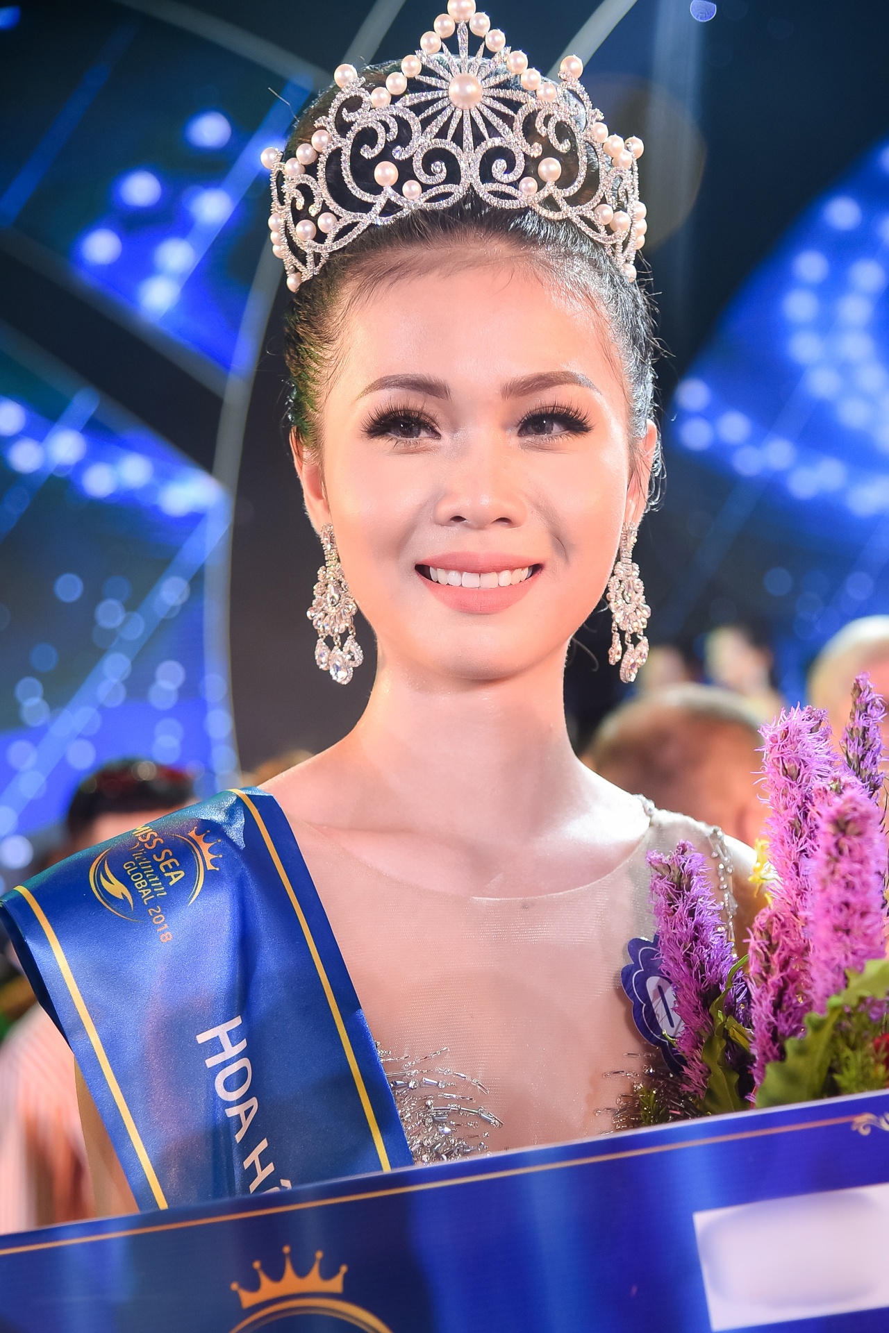 nhan sac hoa hau bien anh 2