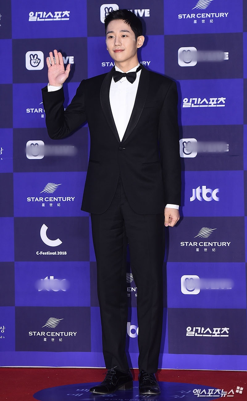 Seolhyun,  Suzy tren tham do anh 5