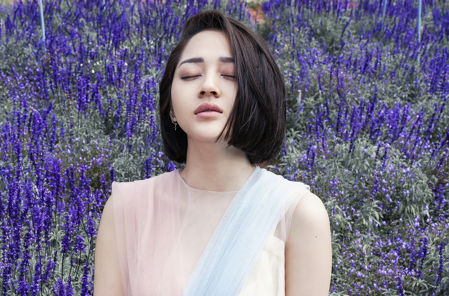 Bao Anh dau nhu 'dao dam vao tim' khi hat ca khuc ve tinh yeu da qua hinh anh