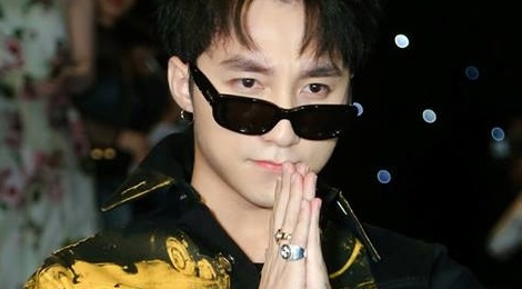 Fan keu goi cay view, lap ky luc moi cho 'Chay ngay di' cua Son Tung hinh anh