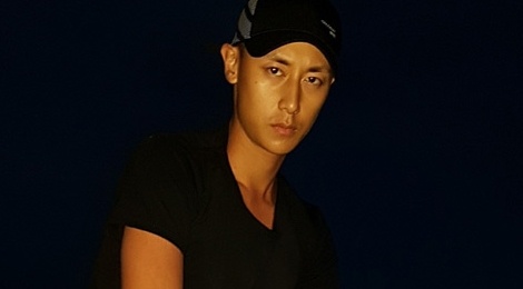 Rocker Nguyen tung ghi dau an truoc on ao hinh anh