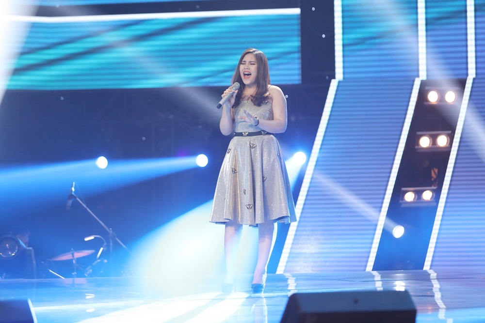 'Ban sao Huong Tram' khien HLV The Voice tranh gianh nay lua hinh anh