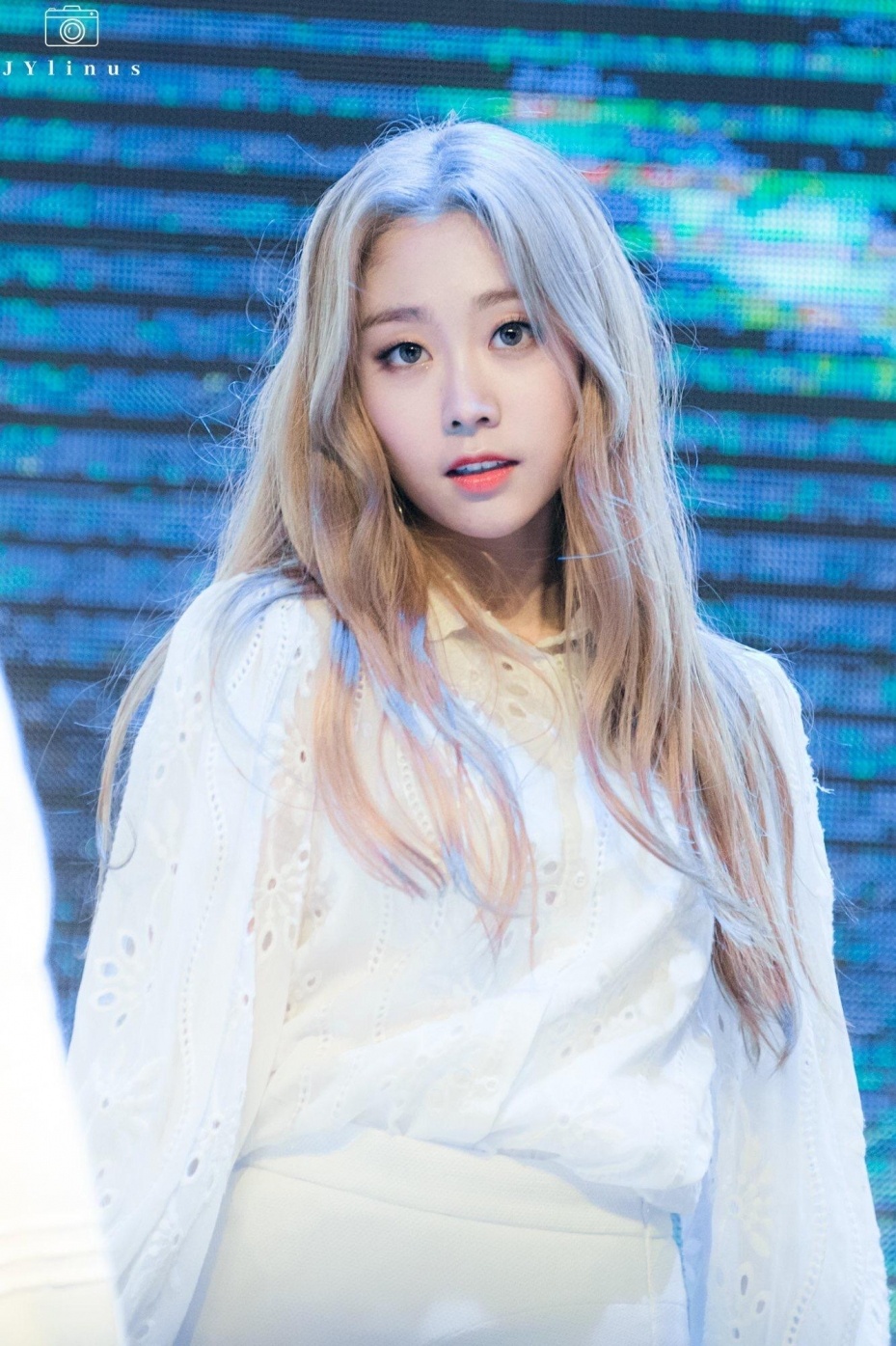 Hyo Yeon luôn đứng rìa ở SNSD ảnh 2 Hyo Yeon luon dung ria o SNSD anh 2