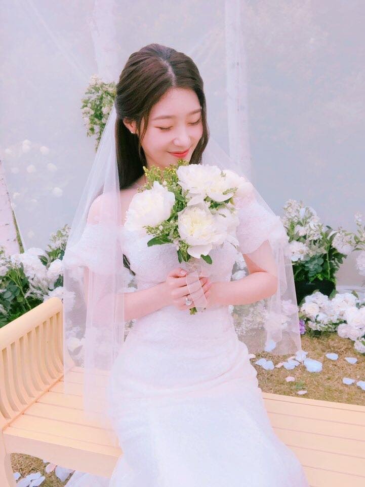 chaeyeon mac vay cuoi anh 3