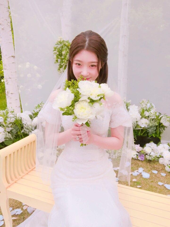 chaeyeon mac vay cuoi anh 4