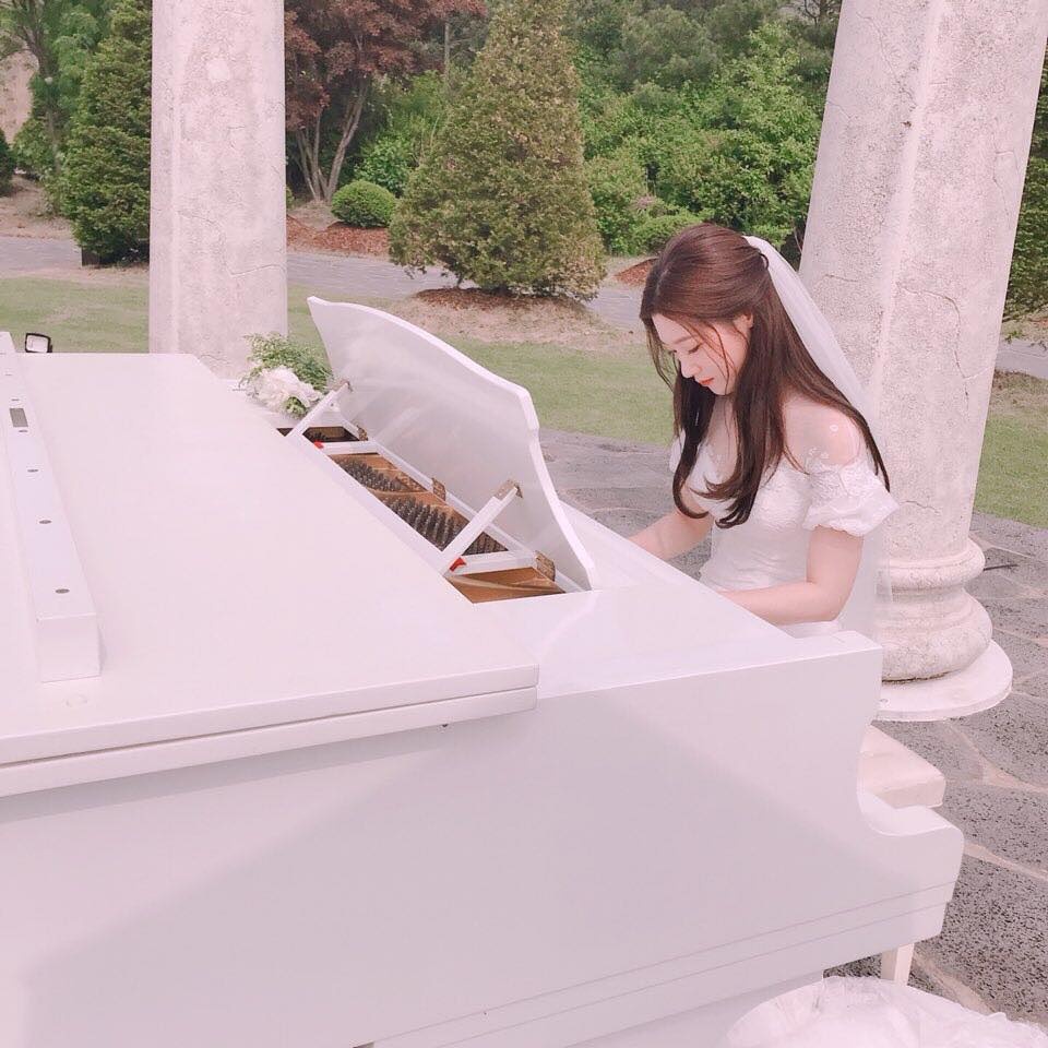 chaeyeon mac vay cuoi anh 6