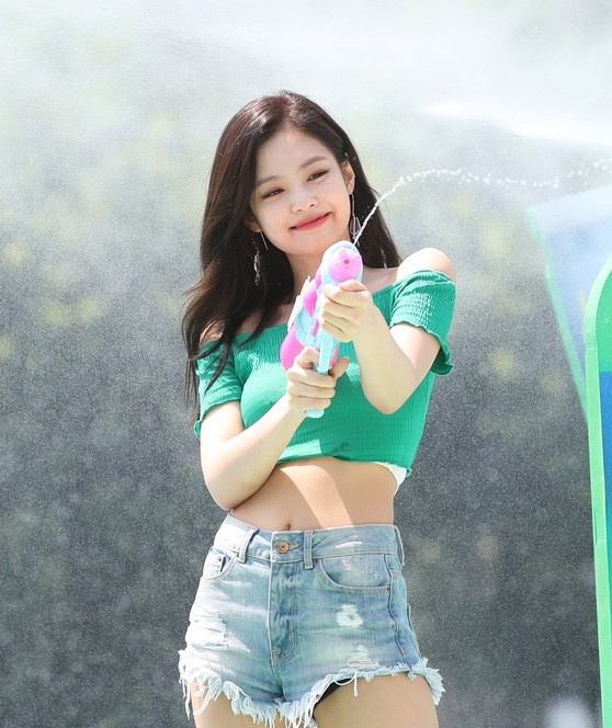 blackPink bieu dien tai le hoi nuoc anh 5