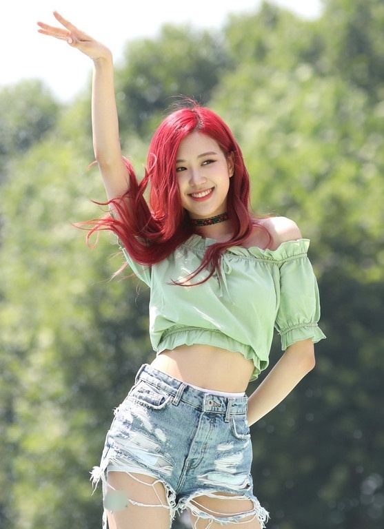 blackPink bieu dien tai le hoi nuoc anh 7