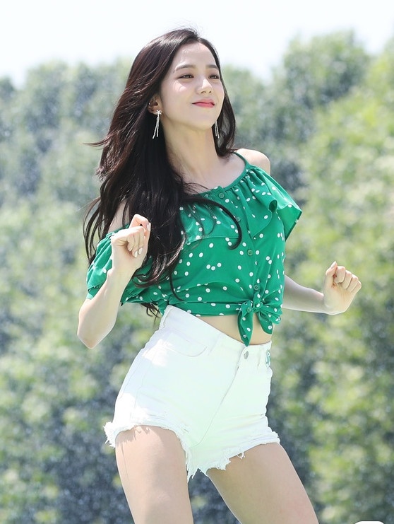 blackPink bieu dien tai le hoi nuoc anh 8