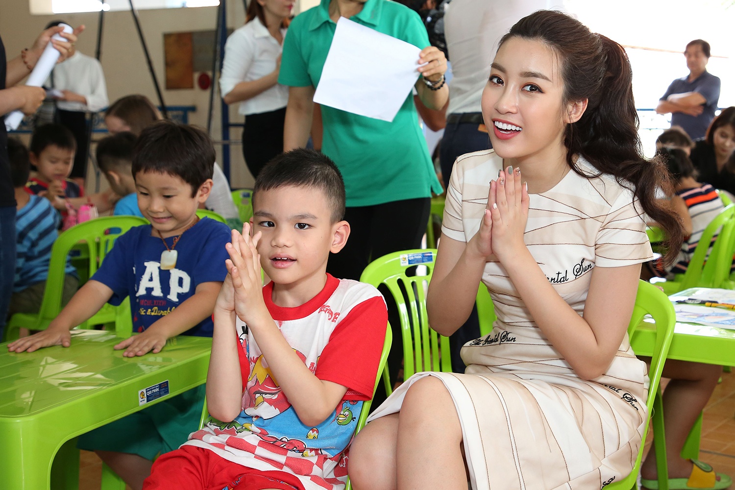 đỗ mỹ linh tham gia từ thiện ảnh 2 do my linh tham gia tu thien anh 2