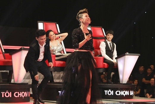 Giong ca 'Diva' khien Thu Phuong, Lam Truong 'ran nut' hinh anh