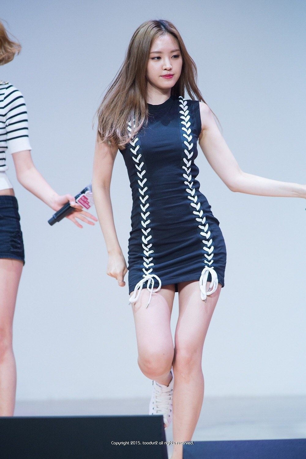 guong mat khac la cua Naeun anh 7