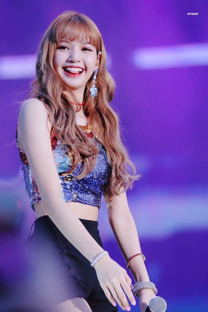 Lisa BlackPink anh 3